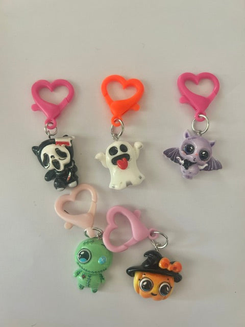 Spooky stitch markers