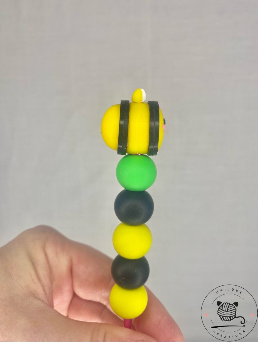 Bumble bee custom beaded crochet hook