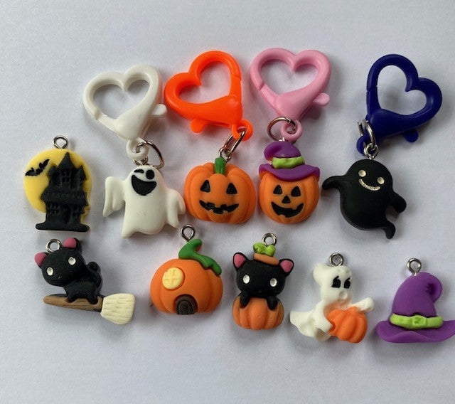 Spooky stitch markers