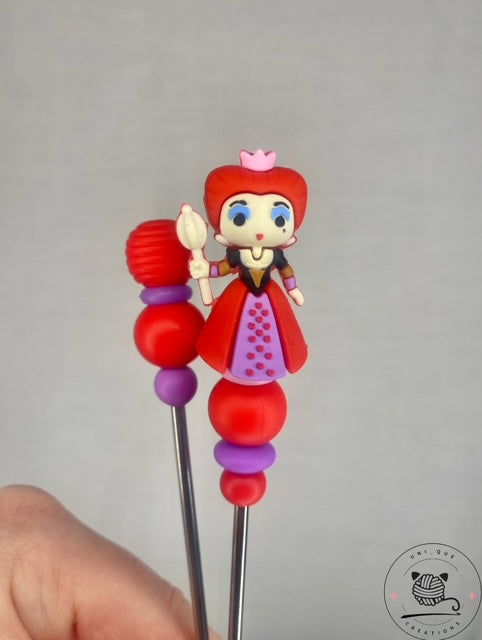 Pair of queen mini amigurumi sticks