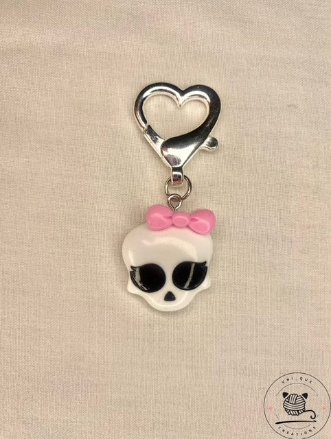 Skull stitch marker