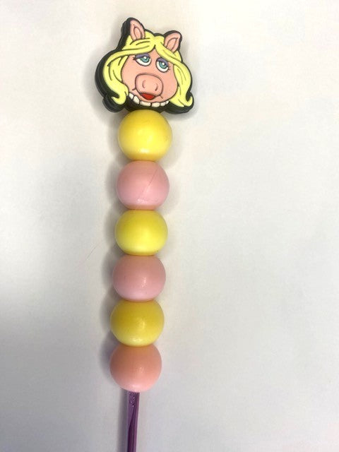 Miss piggy custom beaded crochet hook