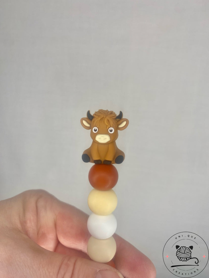 Highland cow custom beaded crochet hook