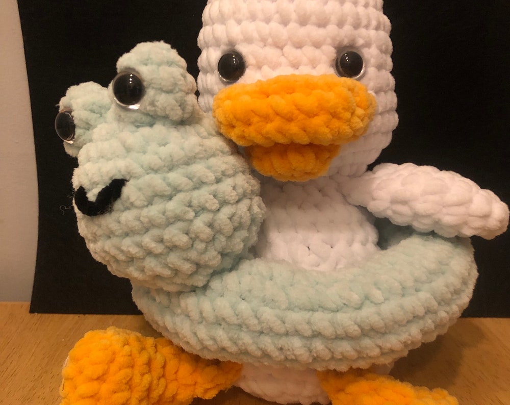 crochet plushie duck with ring amigurumi