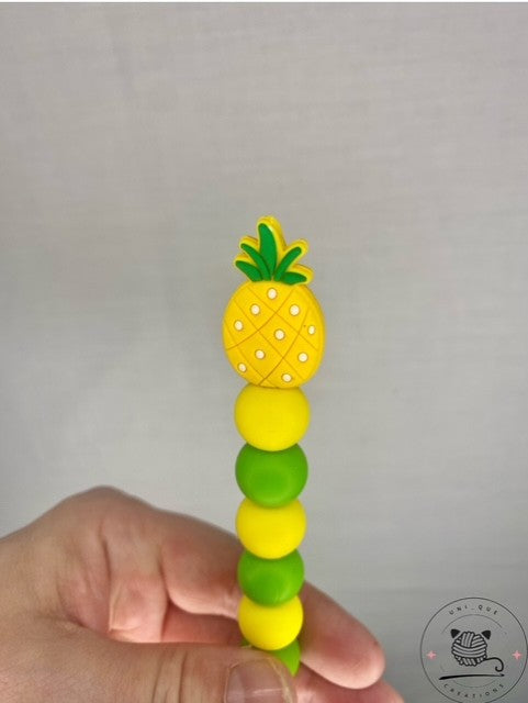 Pineapple custom beaded crochet hook
