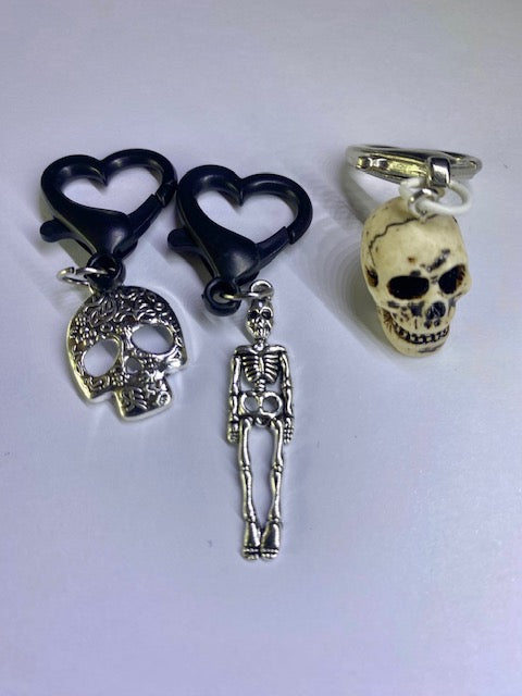 Skull stitch marker